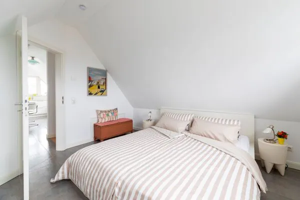 Schlafzimmer mit Doppelbett Mühlenstrasse 23 - Wohnung Oberdeck