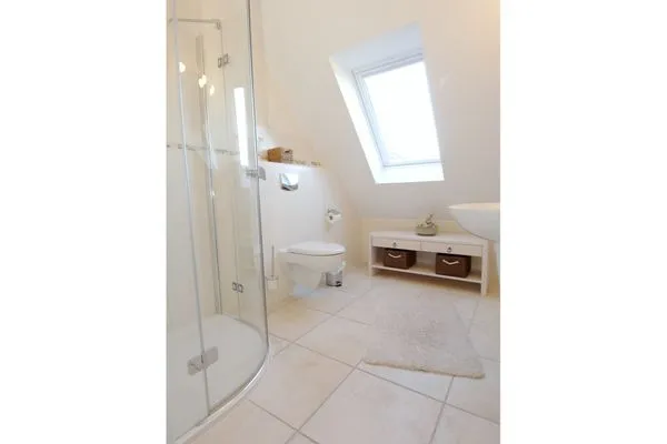 Badezimmer mit Dusche Neue Reihe Neue Reihe 28 - Wohnung Ankerplatz