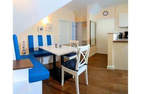 Esstisch Neue Reihe Neue Reihe 28 - Wohnung Vogelnest