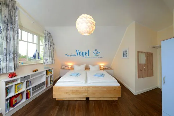 Schlafzimmer mit Doppelbett Neue Reihe Neue Reihe 28 - Wohnung Vogelnest