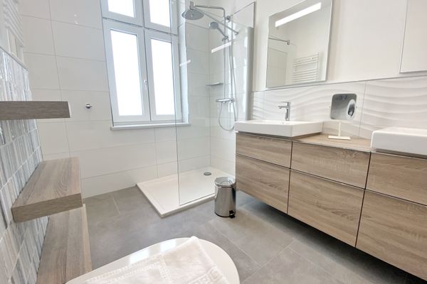 mit Dusche