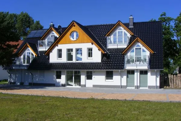 Hauptansicht Hafenstrasse 15 in Prerow Wolkenglanz in Prerow