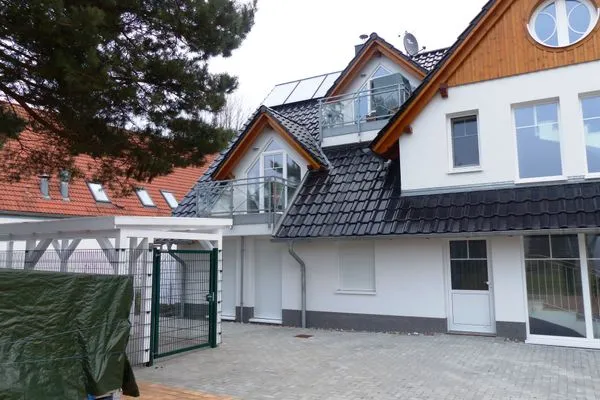 Fassade / Eingang Hafenstrasse 15 in Prerow Wolkenglanz in Prerow