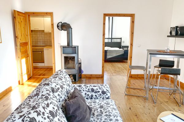 Wohnzimmer mit Kamin