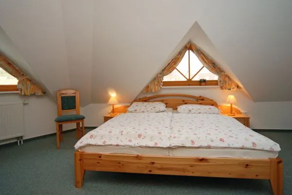 Schlafzimmer mit Doppelbett Ferienpark Freesenbruch Wohnung 13a - Austernfischer
