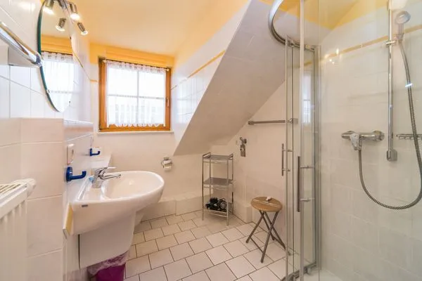 Badezimmer mit Dusche Ferienpark Freesenbruch Reihenhaus 7b - Meerzeit