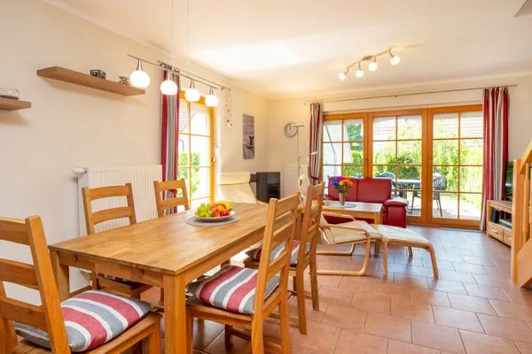 Esstisch Ferienpark Freesenbruch Reihenhaus 8 - Zum Meer