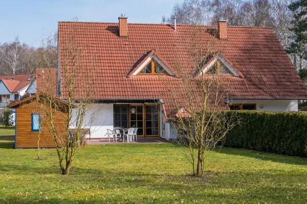 Hausansicht Ferienpark Freesenbruch Doppelhaushälfte 9a - Leuchtturm