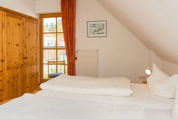 Schlafzimmer mit Doppelbett Ferienpark Freesenbruch Doppelhaushälfte 10a - Meeresbrise