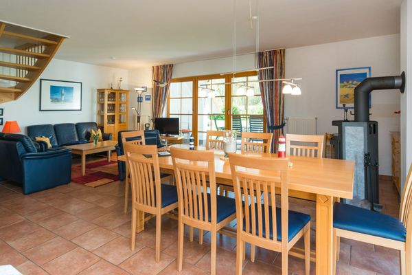 Ferienpark Freesenbruch Doppelhaushälfte 10a - Meeresbrise Ostseeheilbad Zingst - Esstisch