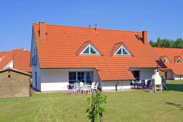 Hausansicht Ferienpark Freesenbruch Doppelhaushälfte 11a - Schwalbennest