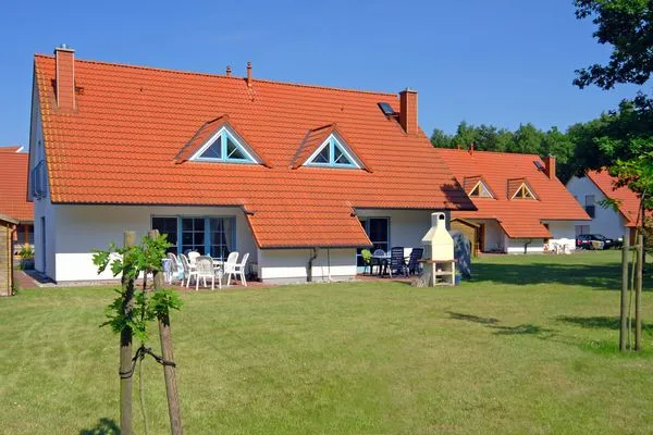 Hausansicht Ferienpark Freesenbruch Doppelhaushälfte 11a - Schwalbennest