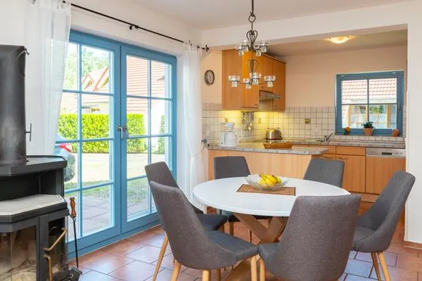 Esstisch Ferienpark Freesenbruch Doppelhaushälfte 11a - Schwalbennest