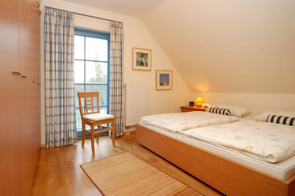 Schlafzimmer mit Doppelbett Ferienpark Freesenbruch Doppelhaushälfte 12 - Sommerlust