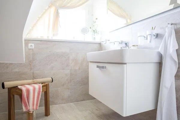 Bad OG mit Dusche und Sauna  Ferienhaus Haubenlerche 14