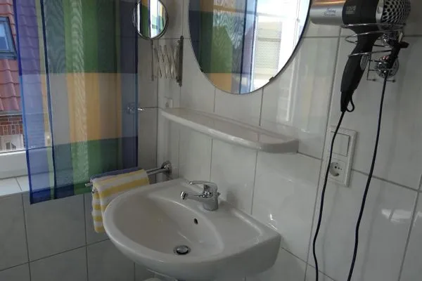  Deichstraße 14e-i 50102 Sonnenwind 2