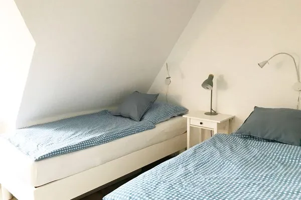 Schlafzimmer 1 in der Ferienwohnung Frisia 5 in Norddorf auf Amrum Haus Frisia Ferienwohnung Frisia 5