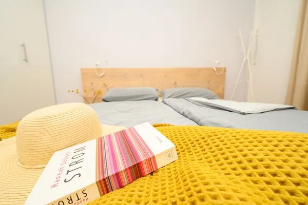 Schlafzimmer mit Doppelbett Residenz am Strand Deichpoofe -  Wohnung 1-06