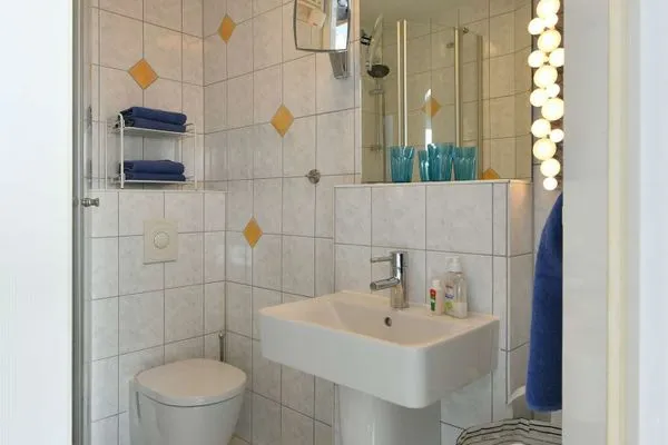 Badezimmer Haus Inselrose Ferienwohnung Apfelrose
