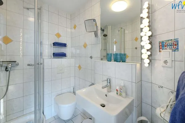 Badezimmer Haus Inselrose Ferienwohnung Apfelrose