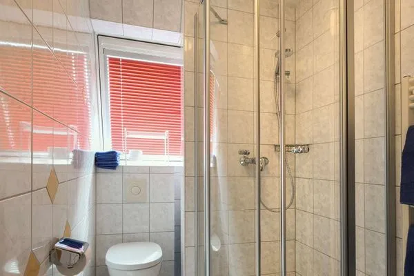 Badezimmer Haus Inselrose Ferienwohnung Apfelrose