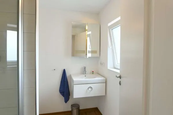 Badezimmer Haus Inselrose Ferienwohnung Sandröschen