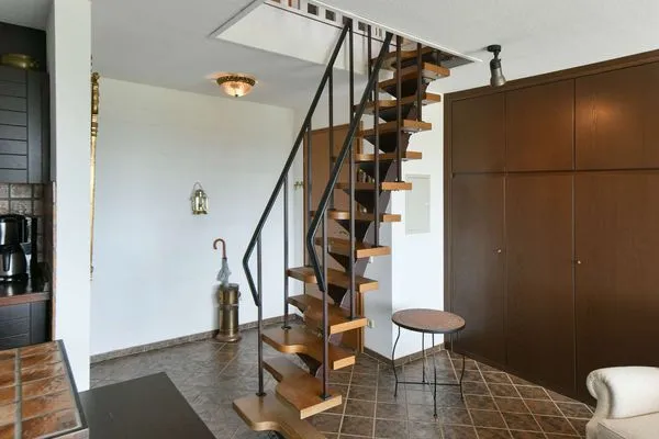 Treppe zum oberen Schlafzimmer Haus Klabautermann Ferienwohnung Karin's Nest