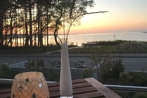 Abendstimmung auf dem Balkon Haus *Weiße Düne* Ferienwohnung *Weiße Düne 3 / OceanView*