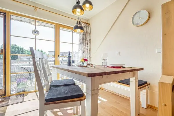 Esstisch Ferienpark Freesenbruch Wohnung 2.6 - Windrose