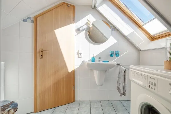 Badewanne mit Dusche Ferienpark Freesenbruch Wohnung 2.6 - Windrose