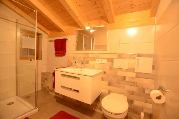 Badezimmer  Eulennest - Feriendorf Via Claudia Haus 81
