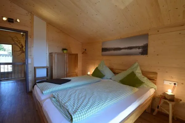 Schlafzimmer  Waldromantik - Feriendorf Via Claudia Haus 75