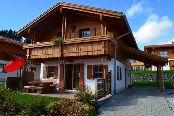 Hauptansicht  Bunte Kuh -  Feriendorf Via Claudia Haus 52