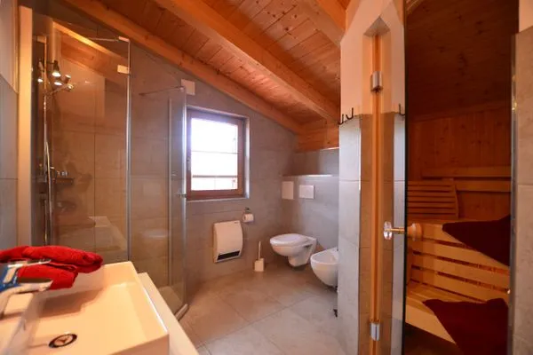 Badezimmer  Gamsbock - Feriendorf Via Claudia Haus 59