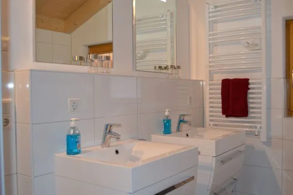 Badezimmer  Bernhard - Feriendorf Via Claudia Haus 62