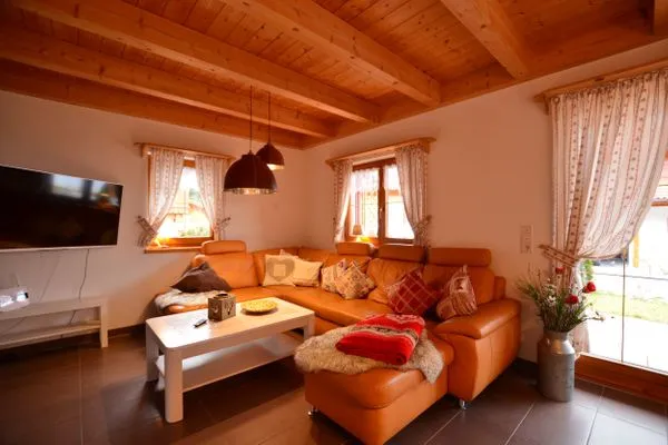 Wohnzimmer  Berg- und Seetraum - Feriendorf Via Claudia Haus 64