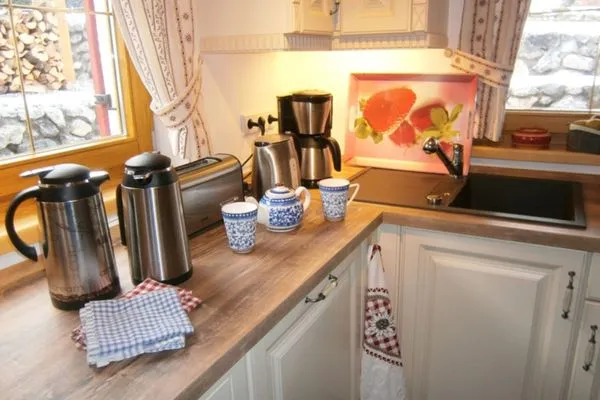 Küche / Küchenzeile  Berg- und Seetraum - Feriendorf Via Claudia Haus 64