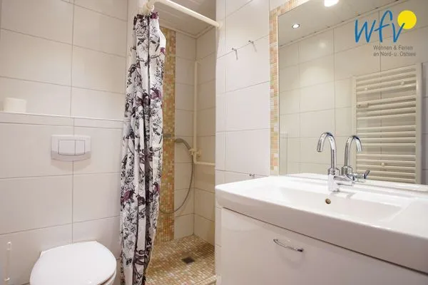 Badezimmer Ferienhaus Seeblick Ferienwohnung 96