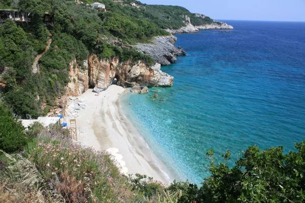 beach in 26km  De Kiriko