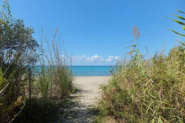 Beach access  Spathies 3