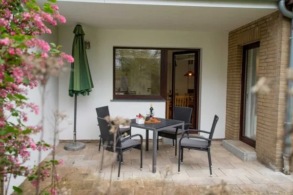 Terrasse  (MEI77) Ferienwohnung "Zimmermann" F***