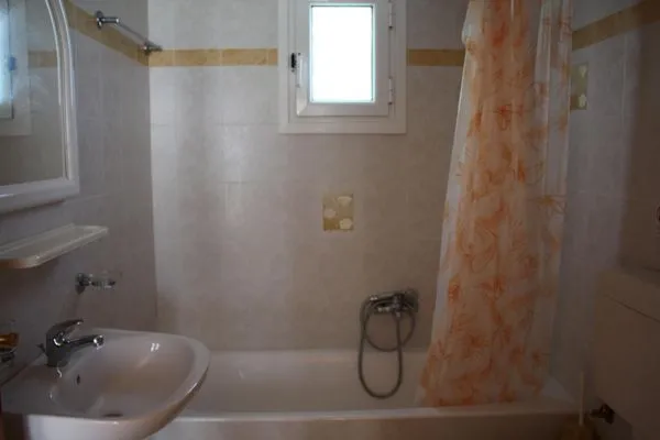 Bathroom  Orfanos 2