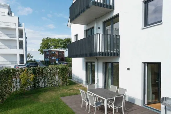 Terrasse  (STR92) Ferienwohnung "Gartenresidenz Strandstraße"