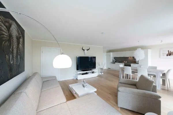 Wohnzimmer  (STR92) Ferienwohnung "Gartenresidenz Strandstraße"