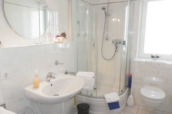 Badezimmer  (STR108)  Ferienwohnung "Haus Södenwind"