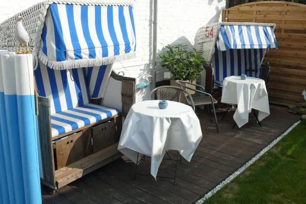 Terrasse  (WIK 7a) Ferienwohnung "Topp 1"