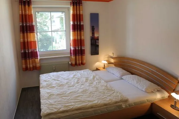 Schlafzimmer  (TRA7e) Ferienwohnung "Windrose App. 13"