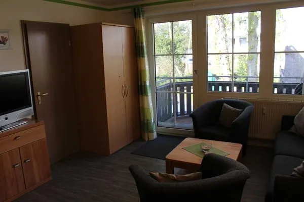 Wohnzimmer  (TRA7e) Ferienwohnung "Windrose App. 13"