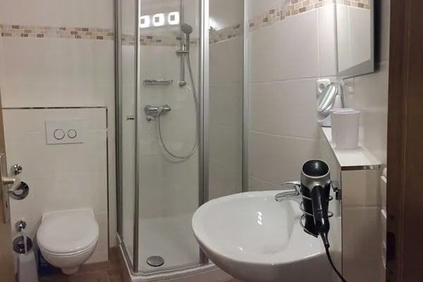 Badezimmer  (TRA7e) Ferienwohnung "Windrose App. 13"