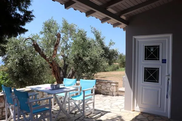 Fassade / Eingang  Rigotis 2